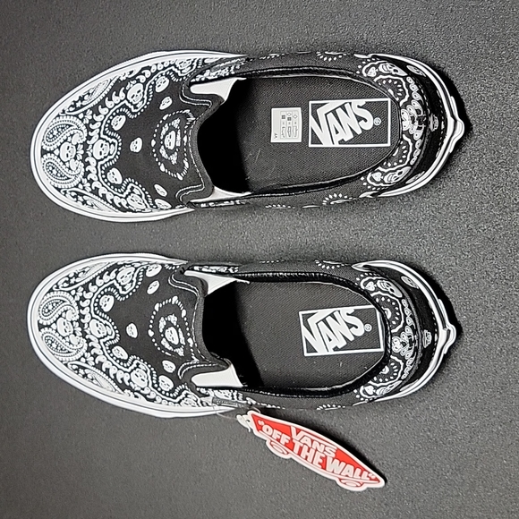Vans Bandana Skull Classic Slip-On Shoes Women's  8.5 LAST ONE LEFT!!! - Picture 4 of 11